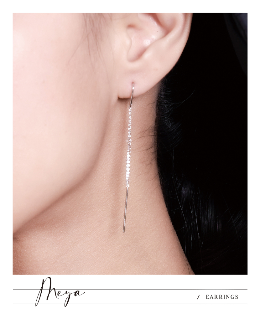 一體成型款 長條小鋯石接細圓柱 圓弧勾式耳環／銀色