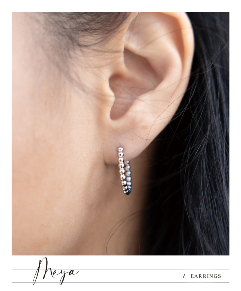 多顆小圓珠 圈型耳環／銀色