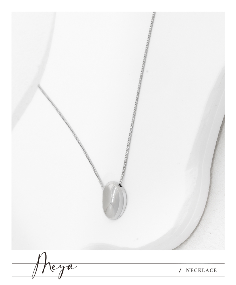 扁橢圓墜飾項鏈／銀色