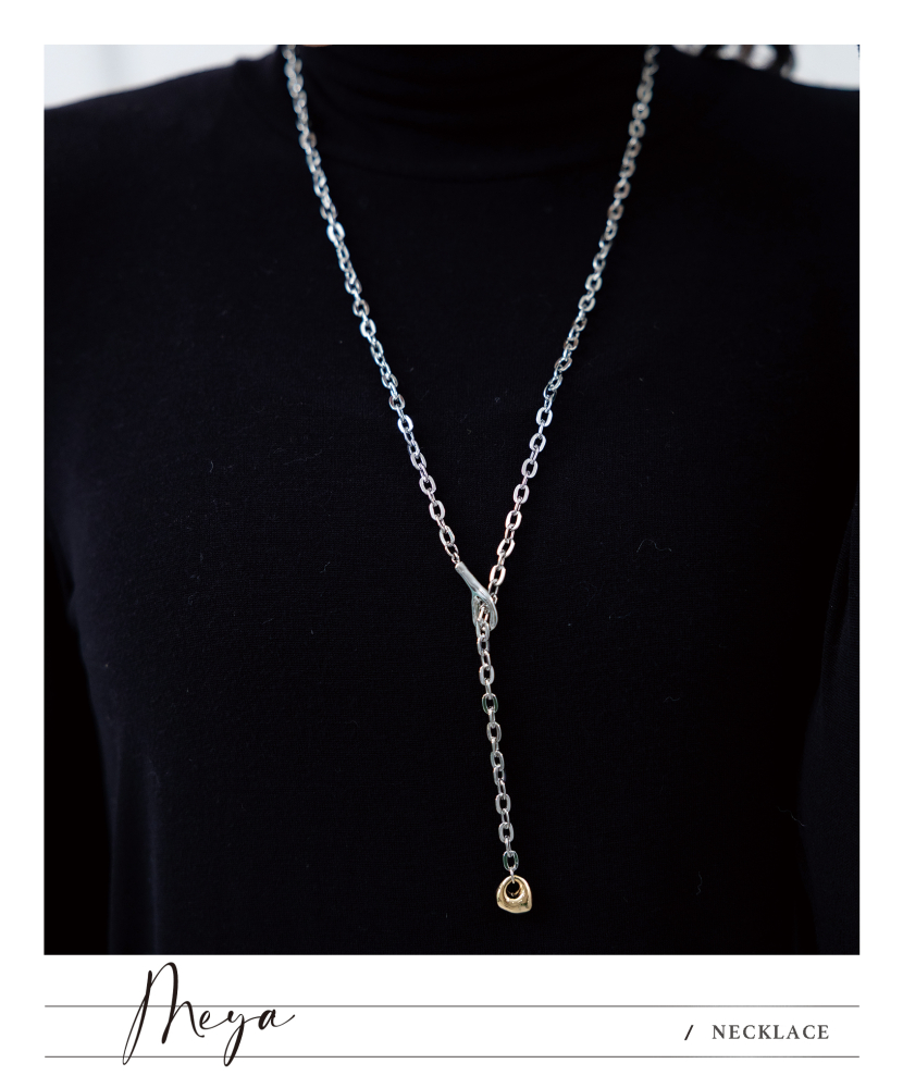 金色鎖頭吊墜長項鏈 / 銀色