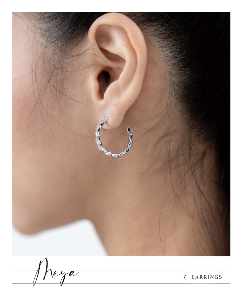 直角波浪閃鑽圓弧耳環  / 銀色
