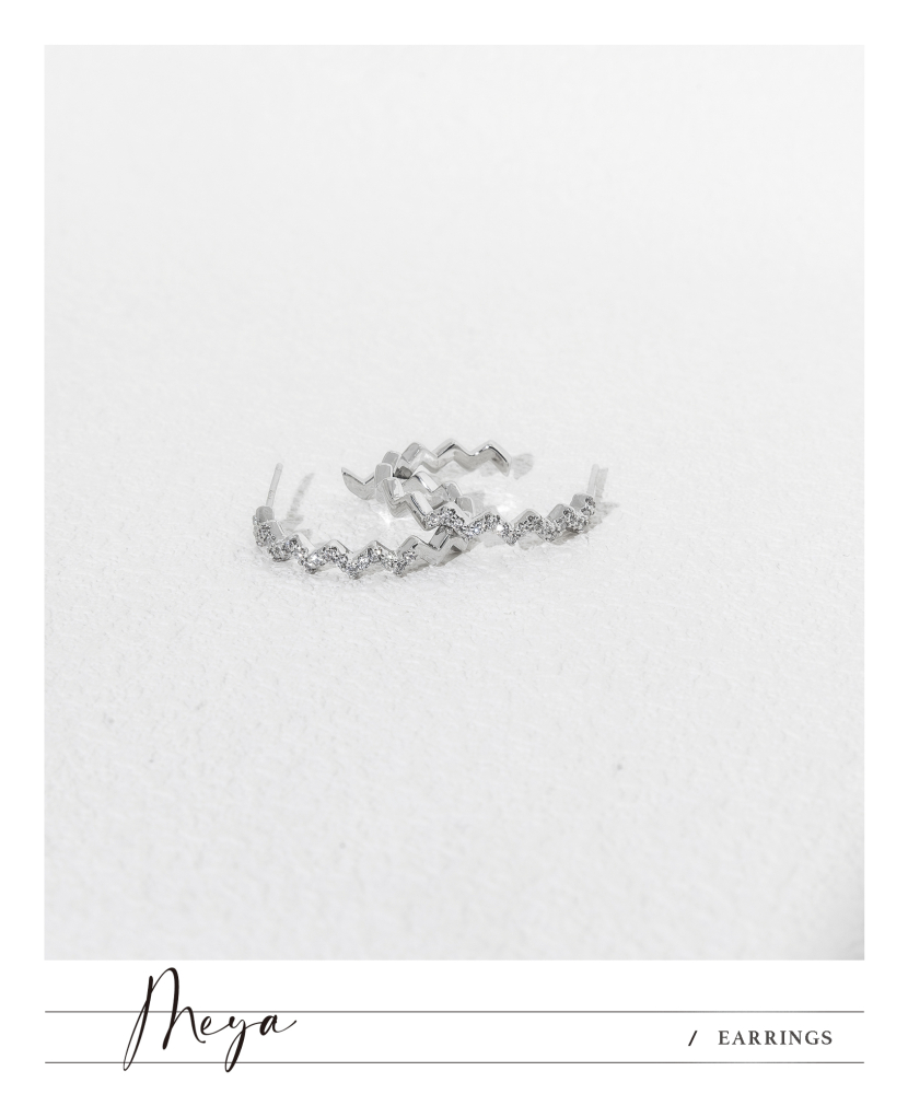 直角波浪閃鑽圓弧耳環  / 銀色