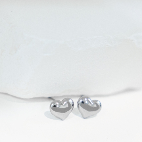 귀걸이 前凸後平小愛心耳環 / 銀色