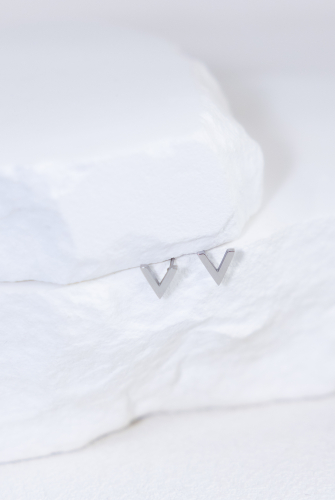 귀걸이 立體Ｖ字耳環 / 銀色