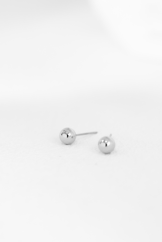 귀걸이 單顆圓珠耳環 / 銀色