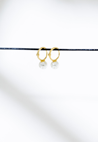 귀걸이 單顆珍珠圈型耳環 / 金色